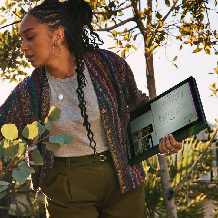 Immagine prodotto HP ENVY x360 15-fh 15,6" FHD IPS Touch, AMD Ryzen 7 7730U, 16GB RAM, 512 GB SSD, Windows 11 (15.59", 16 GB, 512 GB, DE)