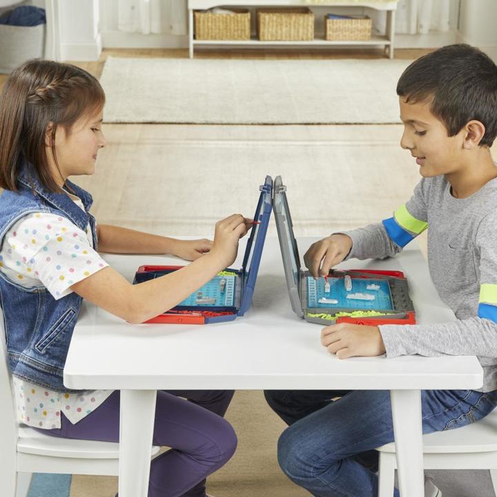 Produktbild Hasbro Gaming Flottenmanöver (Deutsch)