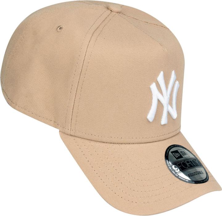Actual product image New Era 9Forty Snapback Trucker Cap - New York Yankees camel