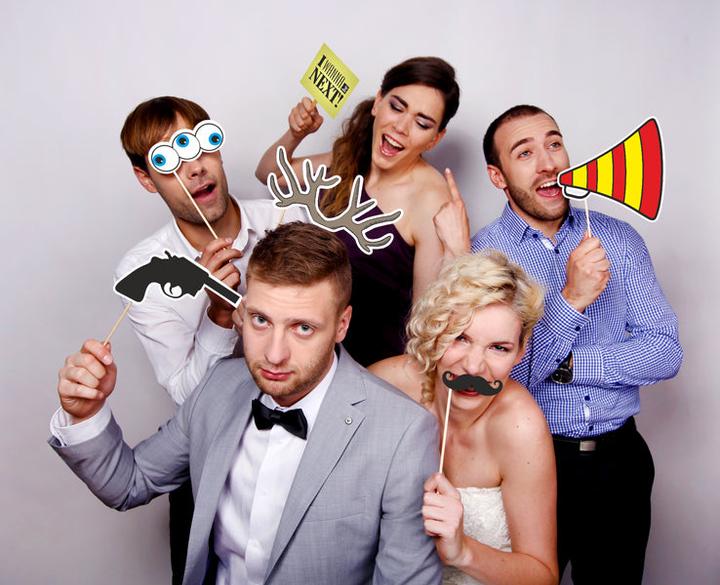 Immagine prodotto Partydeco Set di oggetti fotografici per la festa della polizia da 4 pezzi