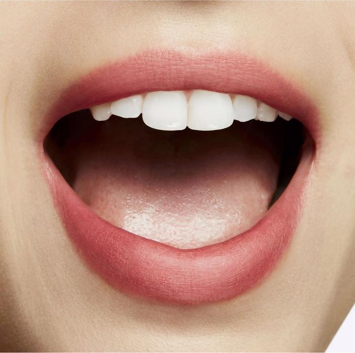 Produktbild MAC Cosmetics Powder Kiss Lipstick (Sheer Outrage)