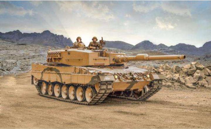 Produktbild Italeri Leopard 2A4