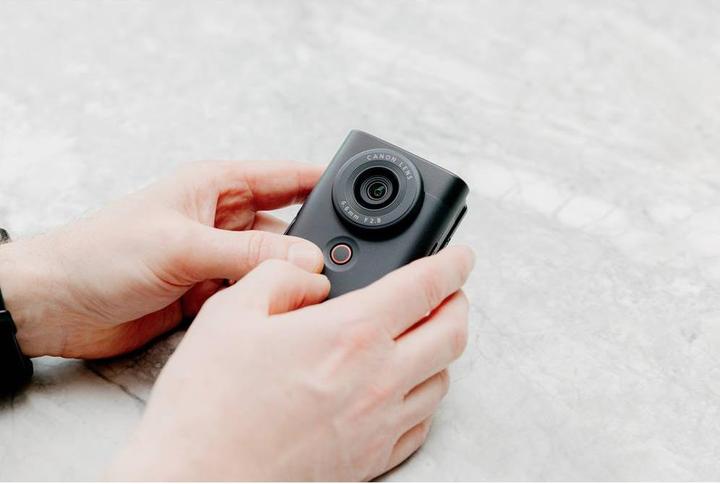 Actual product image Canon PowerShot V10 Starter Kit (20.90 Mpx, 30p)