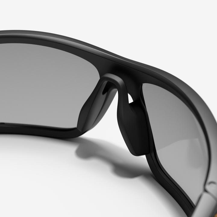Produktbild Decathlon Polarisierte und photochrome Sportsonnenbrille Kategorie 2 bis 4 - MH 580 (Schwarz, Schwarz)