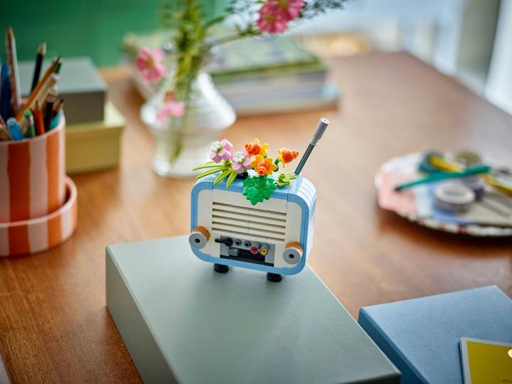 Produktbild LEGO Plattenspieler mit Blumen (31172, LEGO Creator Expert)
