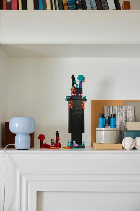 Actual product image LEGO Der Enderman-Turm (21279, LEGO Minecraft)