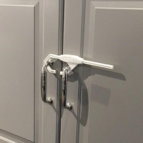 Actual product image Baby Dan Cabinet slide lock (8569-2-9)