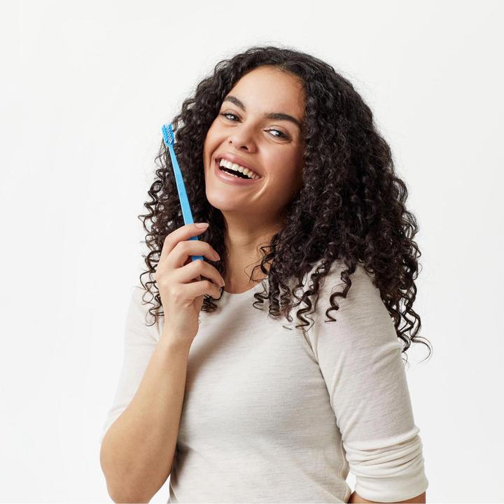 Produktbild Alpine White Toothbrush (Weich, 1 x)
