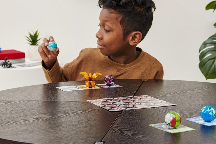 Actual product image Bakugan 2 BakuCores and character map