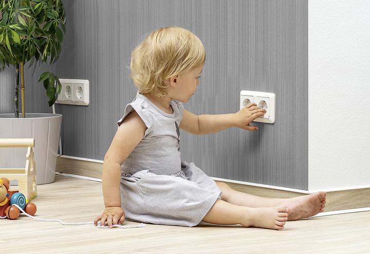 Actual product image Reer Socket protector