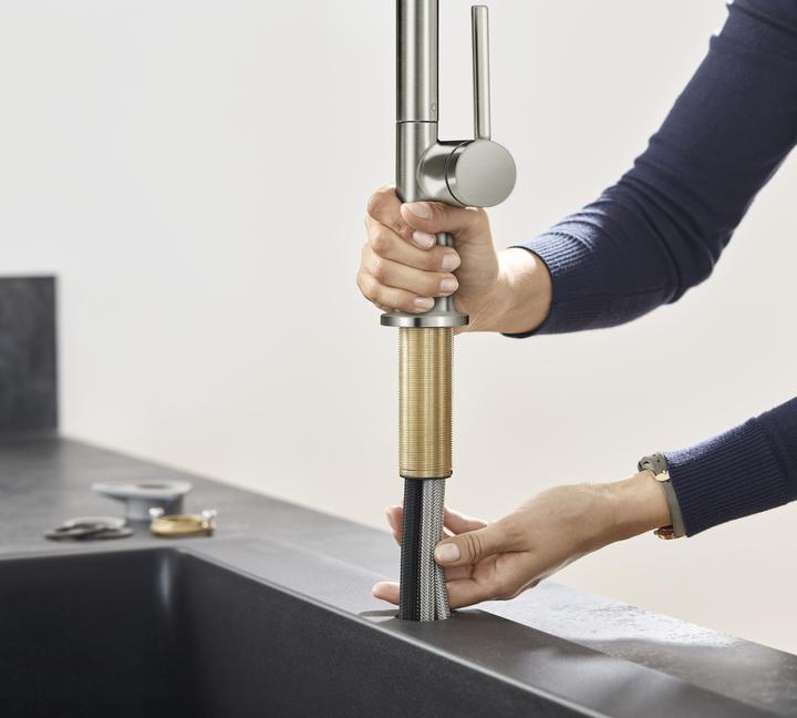 Productafbeelding hansgrohe HG ééngreeps wastafelmengkraan 210 TALIS M Uittrekbare vuistdouche RVS afwerking