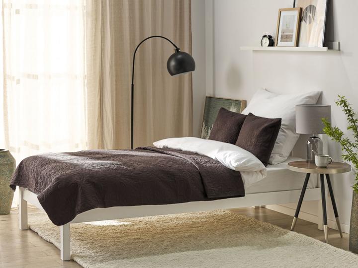 Produktbild Beliani Tagesdecken Set mit Kissen Prägemuster 3-teilig braun 140 x 210 cm RAYEN (140 x 210 cm)