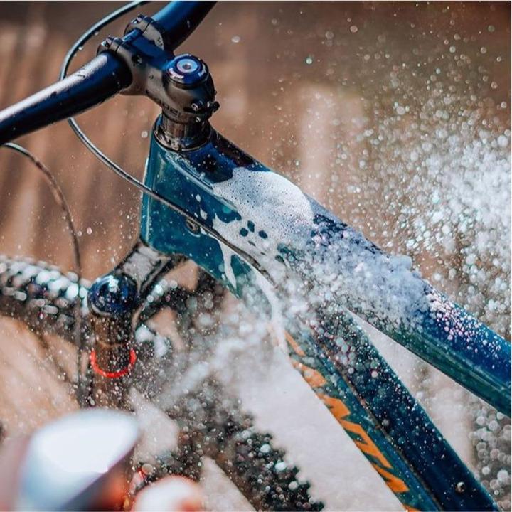 Actual product image F100 Fahrradreiniger (2000 ml, Bicycle cleaner)