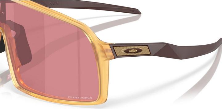 Immagine prodotto Oakley Sutro Sonnenbrille Matte Trans Light Curry / Prizm Dark Golf (Curry opaco trans chiaro, PRIZM DARK GOLF)