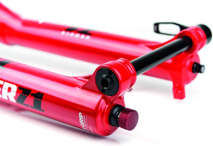 Immagine prodotto Marzocchi Forcella Bomber Z1 27,5" 180 Sweep-Adj 15QRx110 15 T rosso lucido 44 R (180 mm, Aria)