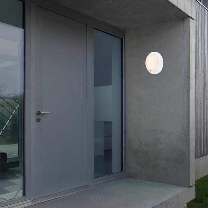 Actual product image Briloner Rechargeable LED outdoor wall light,sensor,white,LED/4W (700 lm, IP44)