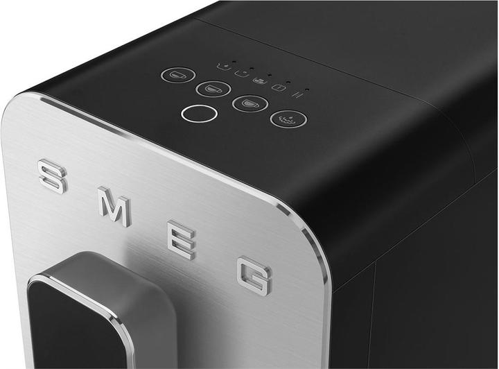 Actual product image Smeg BCC02BLMEU (EU plug)