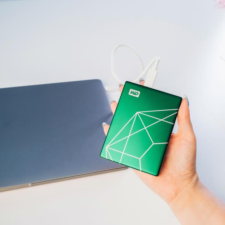 Immagine prodotto WD My Passport Ultra 20th Emerald Anniversary Edition (2 TB)
