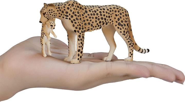 Actual product image Animal Planet Female cheetah with cub