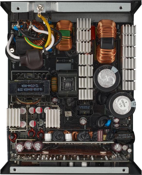 Actual product image Cooler Master Master MPE-A501-AFCAG-3GEU MWE Gold V2 White, ATX3.0, 1050W, 90%, 140mm, 3x PCIe 6+2, 12x SA (1050 W)