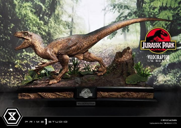 Actual product image Prime 1 Studio Jurassic Park Legacy Museum Collection Velociraptor Attack