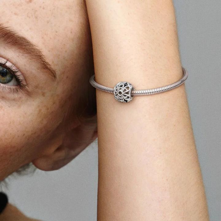 Image du produit Pandora Charm Fleur ajouré perlé (Argent)