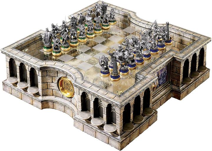 Actual product image Noble Collection Lord of the Rings Chess Set