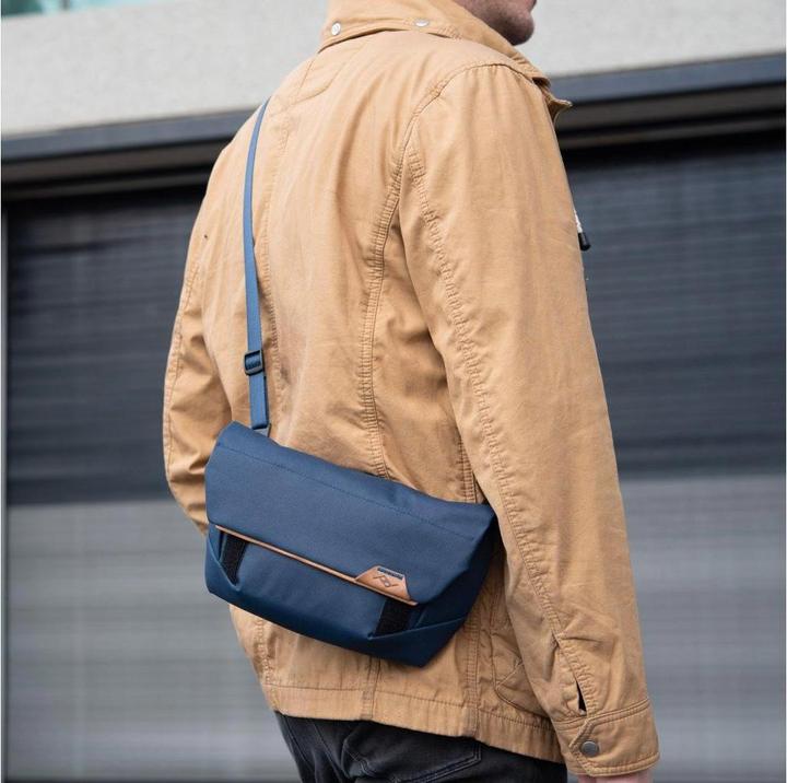 Actual product image Peak Design Field Pouch v2 (Camera shoulder bag, Camera hip bag, 3 l)