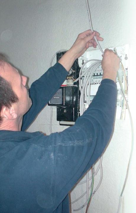 Produktbild tesa Elektro Isolierband, hitzebeständiges Klebeband zum Isolieren, Reparieren & Bündeln (15 mm)