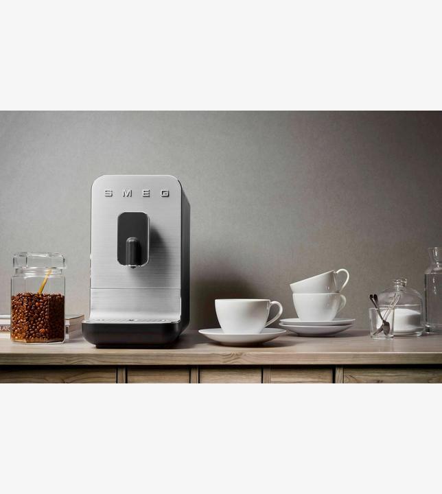 Actual product image Smeg BCC11BLMEU (EU plug)
