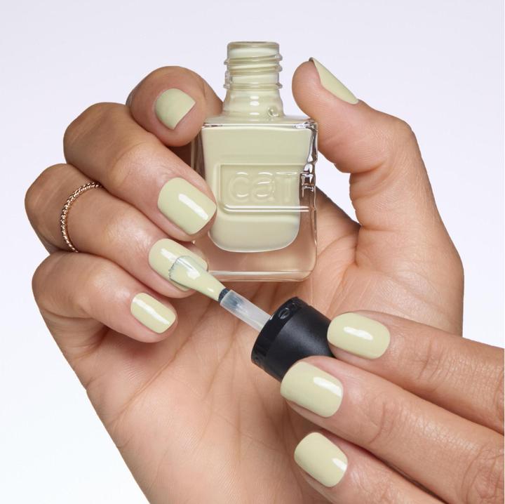 Produktbild Catrice Gel Affair Nail Lacquer No. 032 Green Long-Lasting (032, Gel-Effekt Nagellack)