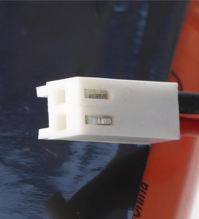 Immagine prodotto XCell Batteria per luce di emergenza NiMH 4,8V 3700mAh L2x2 4/3A con cavo e spina da 100 mm, sostituisce (1 pz., 3700 mAh, Accumulatore di carica elettrica)
