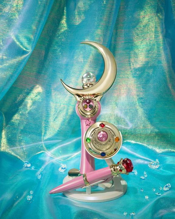 Immagine prodotto Bandai Sailor Moon Proplica Replica 1/1 Scettro della Luna Edizione Colore Brillante 26 cm