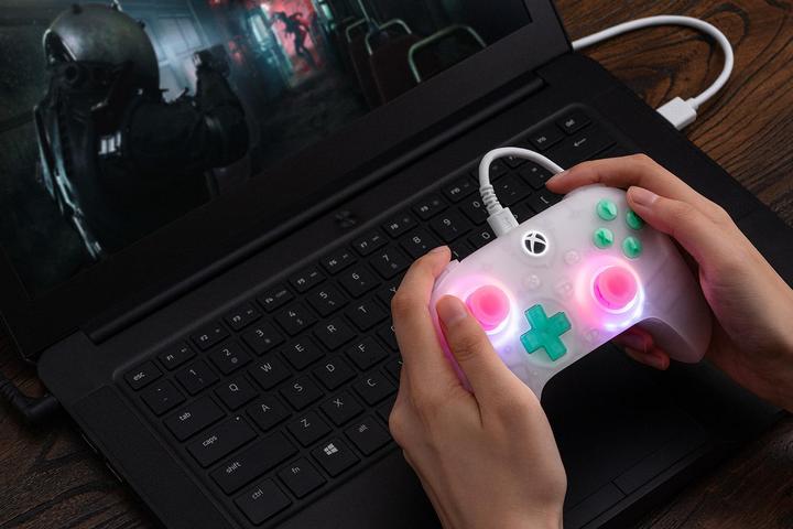 Actual product image 8bitdo Ultimate Mini Wired Xbox Pad Clear White (Xbox Series S)