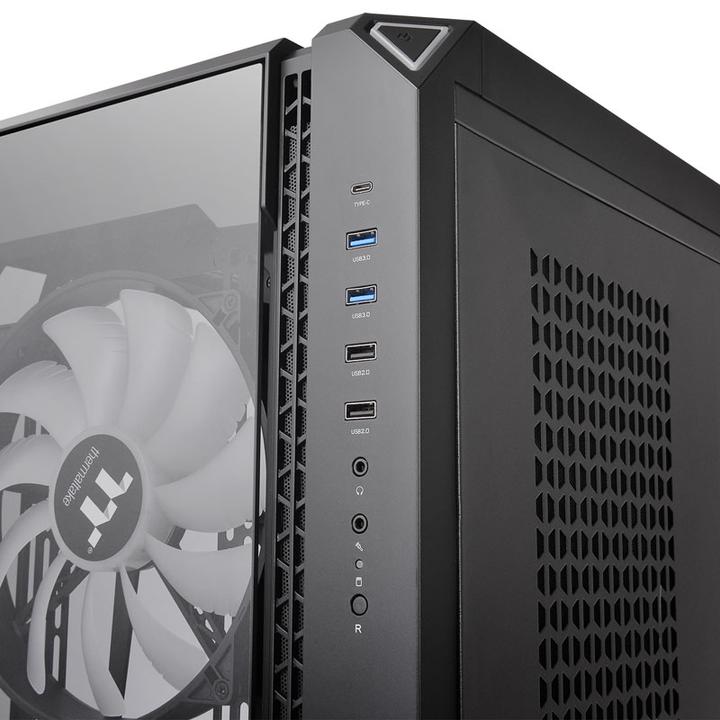 Actual product image Thermaltake View 51 (E-ATX)