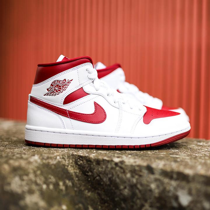 Produktbild Nike Air Jordan 1 (38)