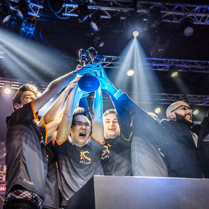 Image du produit Fnatic Bolt Wireless (Sans fil, Filaire)