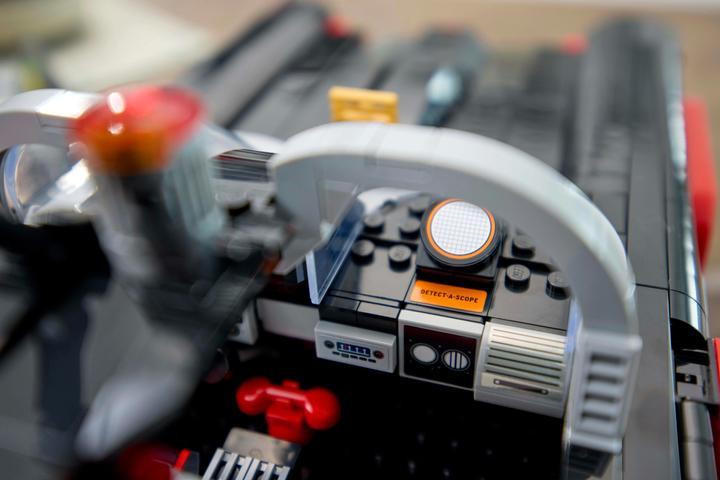 Immagine prodotto LEGO Batmobile (76328, LEGO DC, Set LEGO rari)