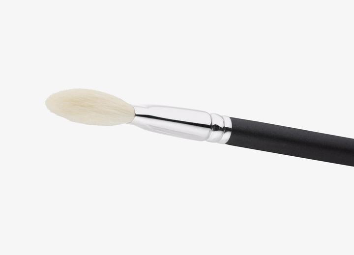 Actual product image MAC Cosmetics 133S Small Cheek Brush (Blusher)