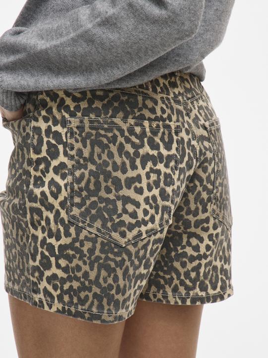 Actual product image Vila Regular Waist Jeansshorts (42)