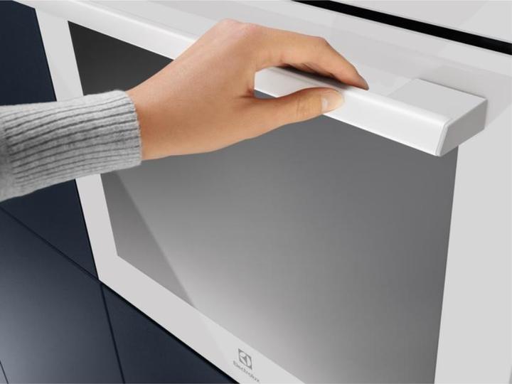 Produktbild Electrolux Backofen EOE8P39WV 72 l A+