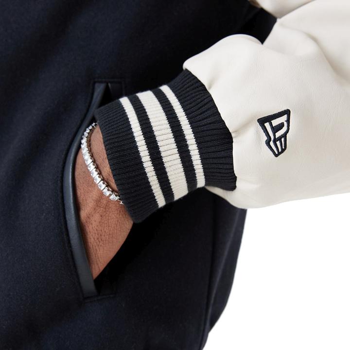 Produktbild New Era Varsity College Jacke - BRAND PATCHES - S (S)