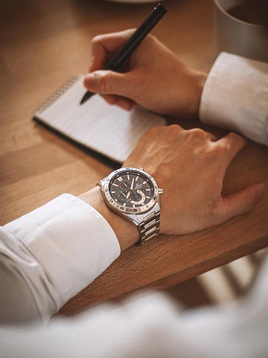 Produktbild Casio Edifice - EFV-620D-2AVUEF (Chronograph, 50 mm)