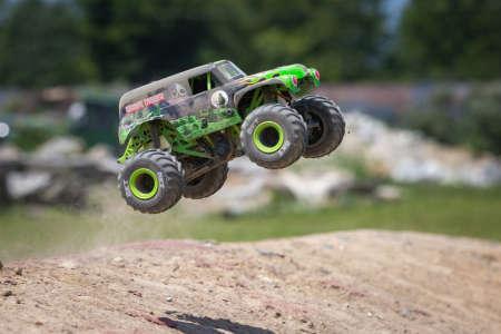 Produktbild Losi M.TRUCK GRAVE DIGGER RTR 4WD 1:18 EP (RTR Ready-to-Run)