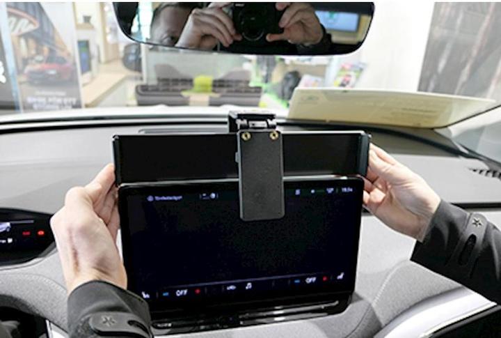 Produktbild Brodit Halterung Skoda Enyaq IV 21