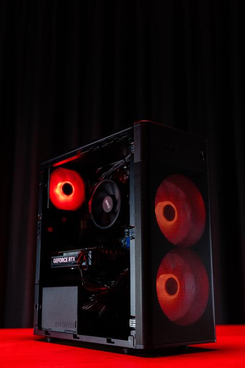 Produktbild Medion Recon E45 (AMD Ryzen 5 5500, 16 GB, 1000 GB, GeForce RTX 4060)