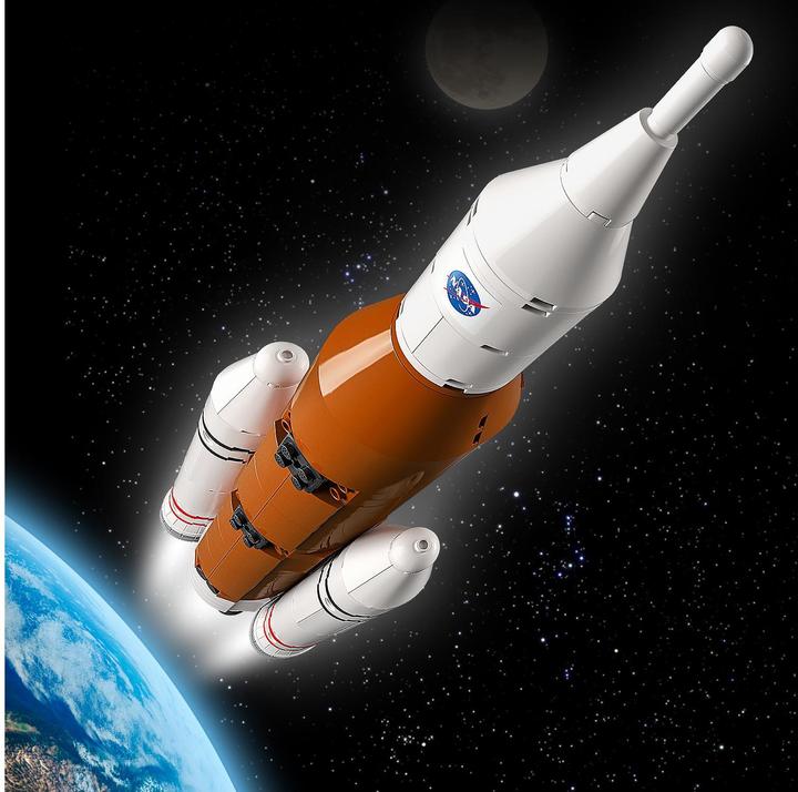 Actual product image LEGO Space Centre (60351, LEGO City, LEGO Rare Sets)