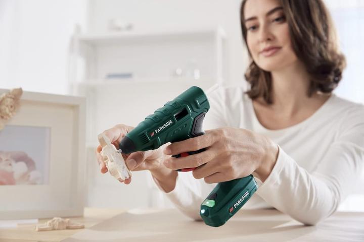 Produktbild Parkside Akku-Heissklebepistole PHPA 4