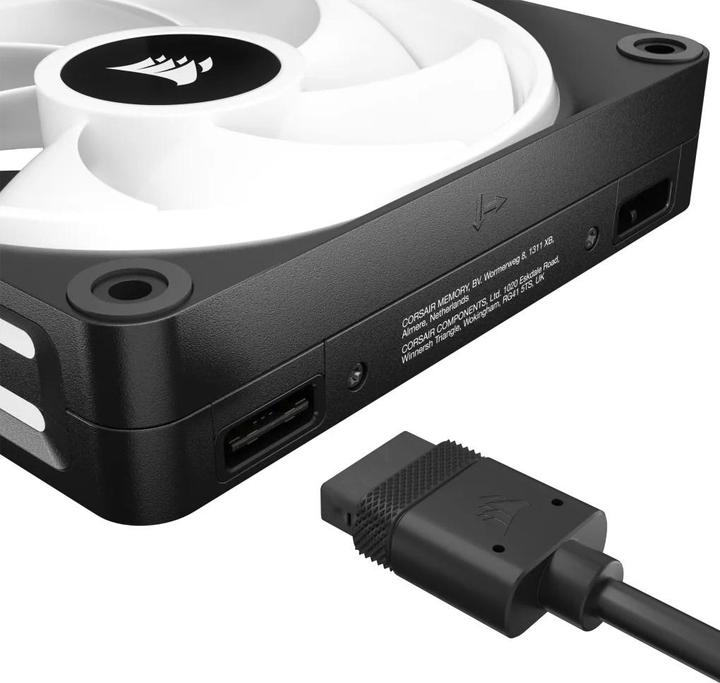 Actual product image Corsair iCUE LINK QX120 RGB 120 mm PWM fan (black, starter kit) (120 mm, 3 x)