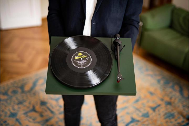 Actual product image Pro-Ject Debut Carbon Evo (Manual)